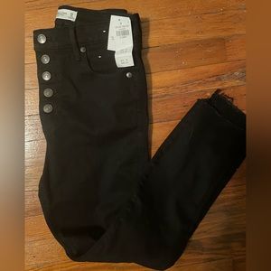 Abercrombie black curve love super high rise skinny size 28 short. New with tag